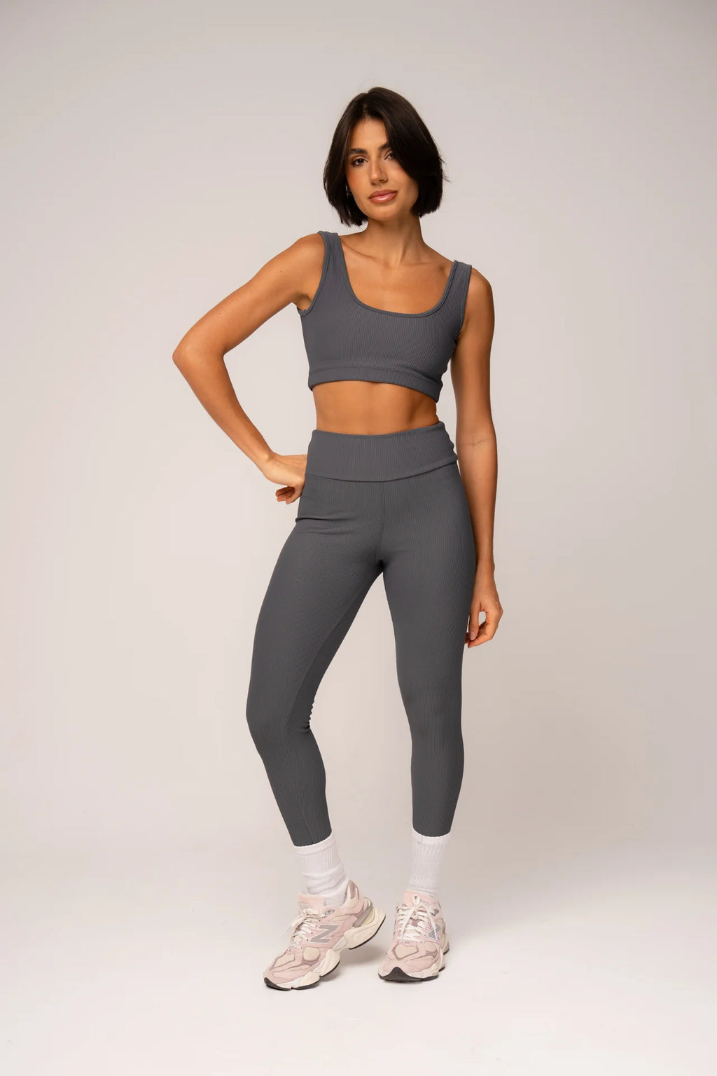 Conjunto Legging e Top Alças Retas Cinza