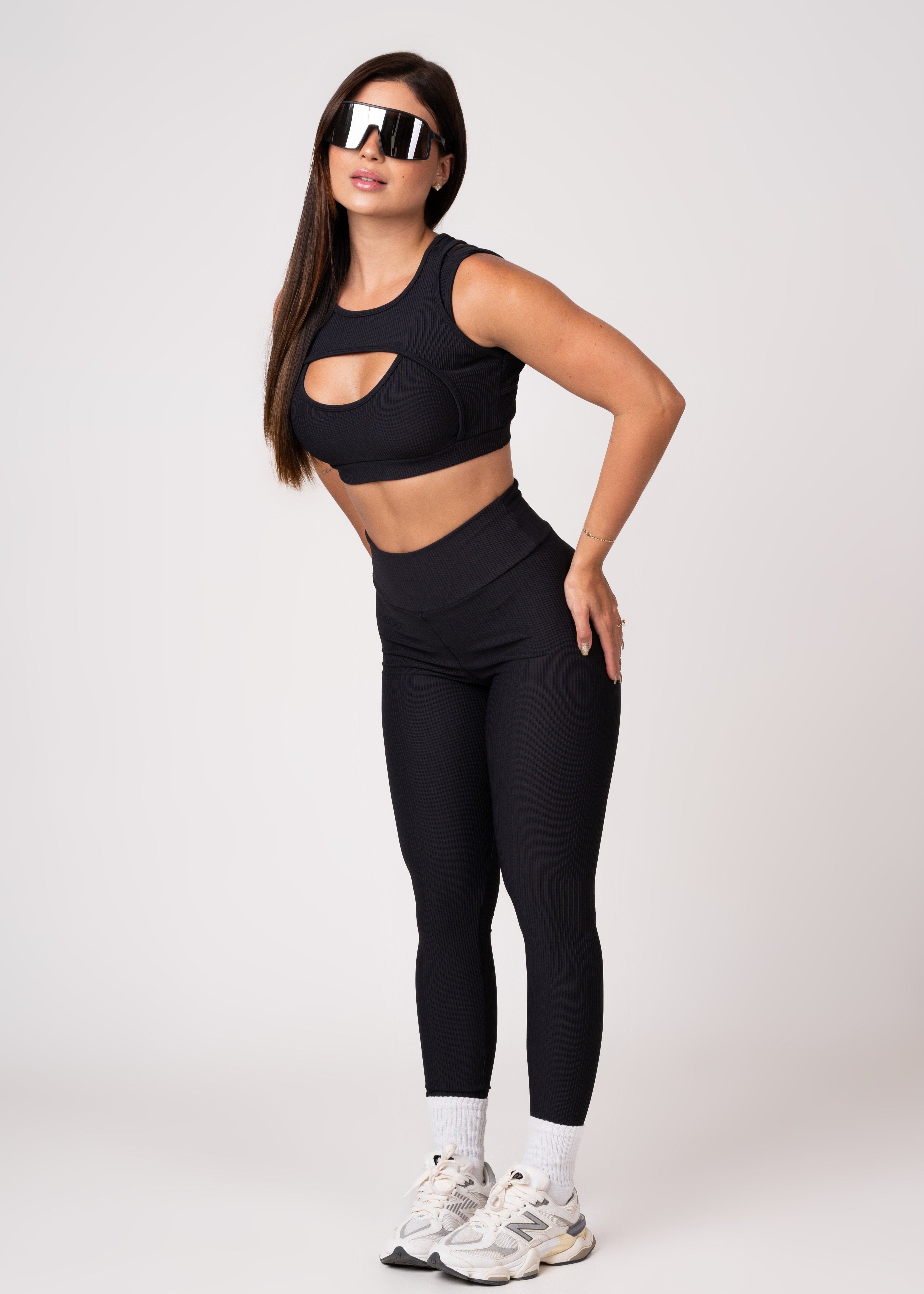 Conjunto Preto Legging e Top Borboleta